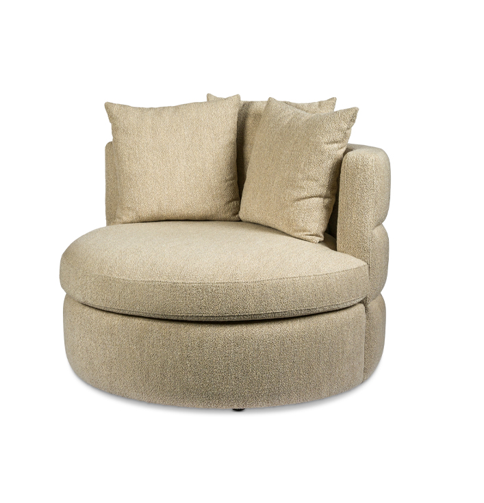 Kussentjes in fauteuil beige rond