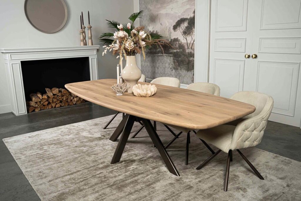 Eettafel hout ovaal met spinpoot bruin