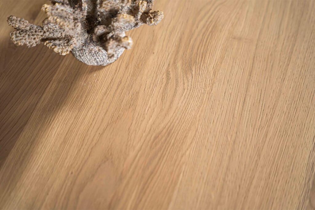 eiken houten tafel naturel kleur